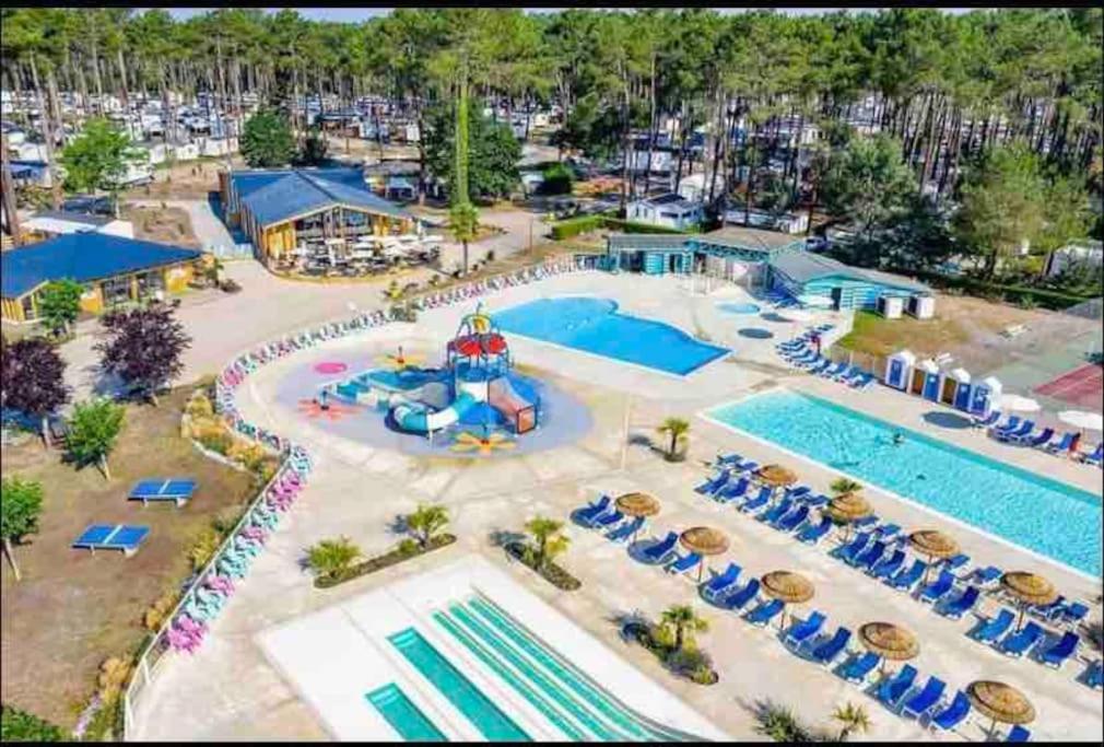 Neuf 2022, 6-8 personnes, piscine, vacancesdenani Saint-Julien-en-Born Exterior foto